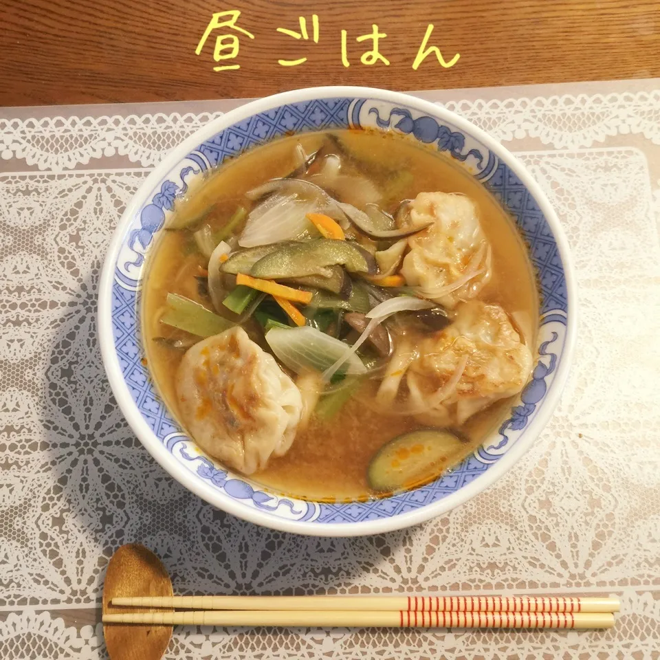 味噌ラーメン餃子のせ|yakinasuさん