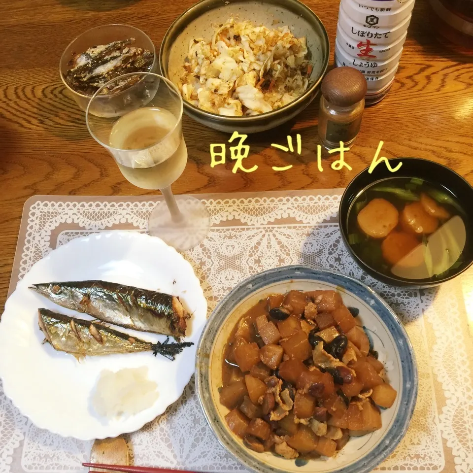 さんま塩焼き、大根蒟蒻豚バラ黒豆味噌煮、キャベツ塩昆布蒸し|yakinasuさん