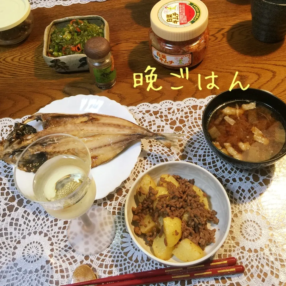 Snapdishの料理写真:じゃがいも挽肉との煮物、アジ開き、ピーマンおかか醤油炒め|yakinasuさん