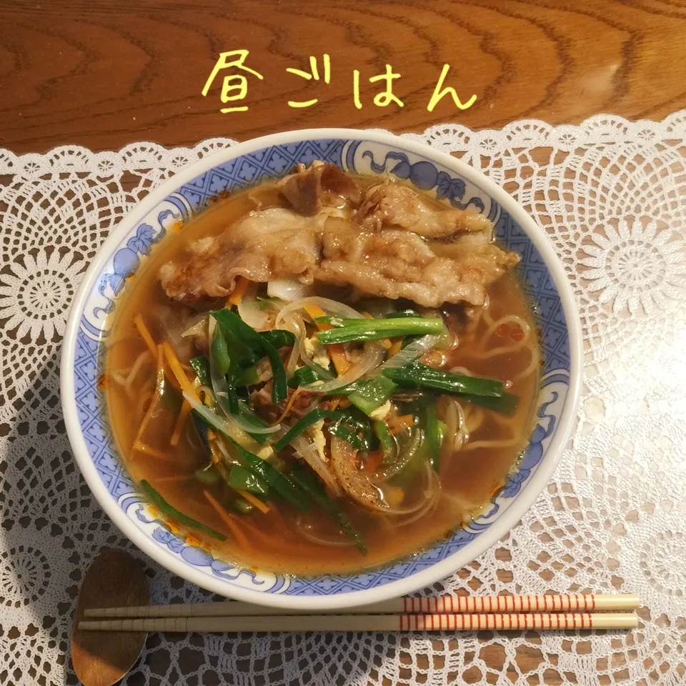 Snapdishの料理写真:醤油ラーメン肉野菜炒めのっけ|yakinasuさん