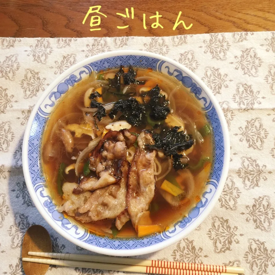 醤油ラーメン 肉野菜炒めと阿波ヌラのせて|yakinasuさん