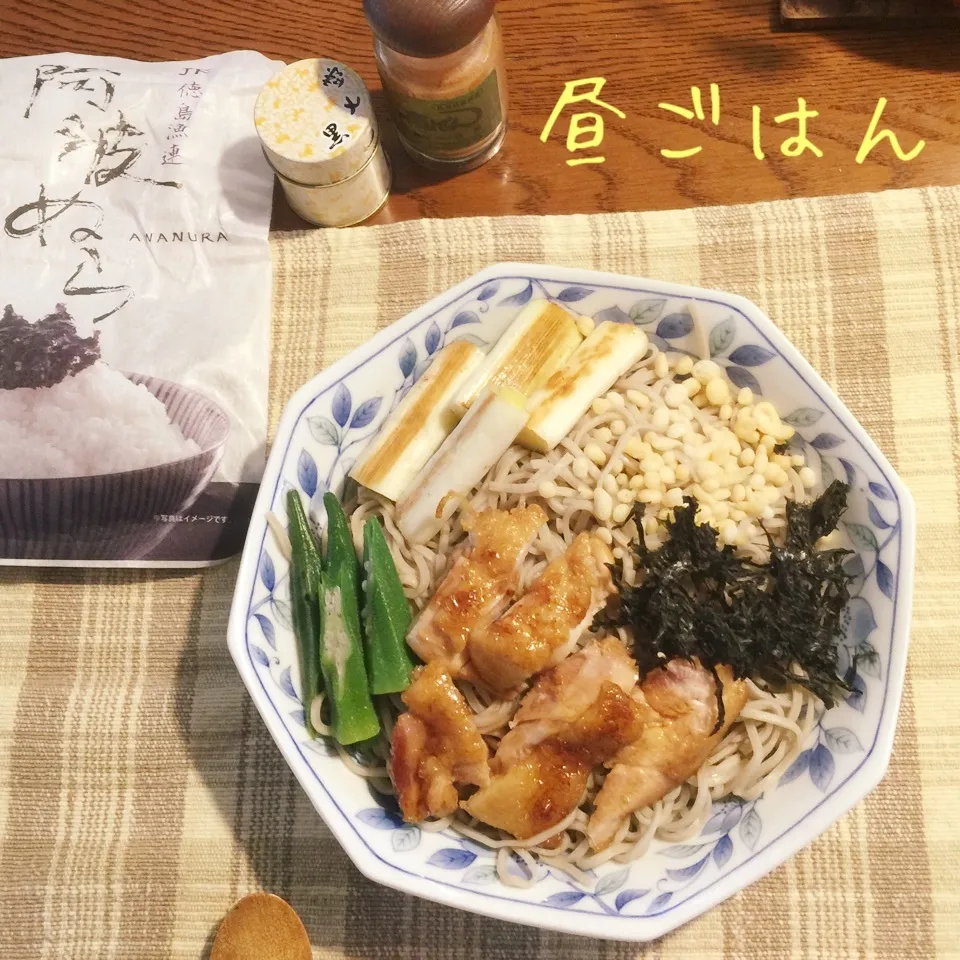 Snapdishの料理写真:鶏南蛮蕎麦、焼きねぎ添え|yakinasuさん