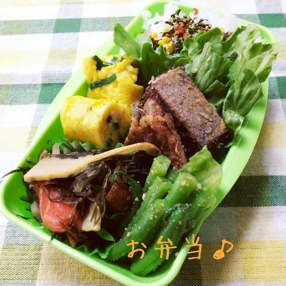 Snapdishの料理写真:ぶりの竜田揚げ弁当♪|ちびたまさん