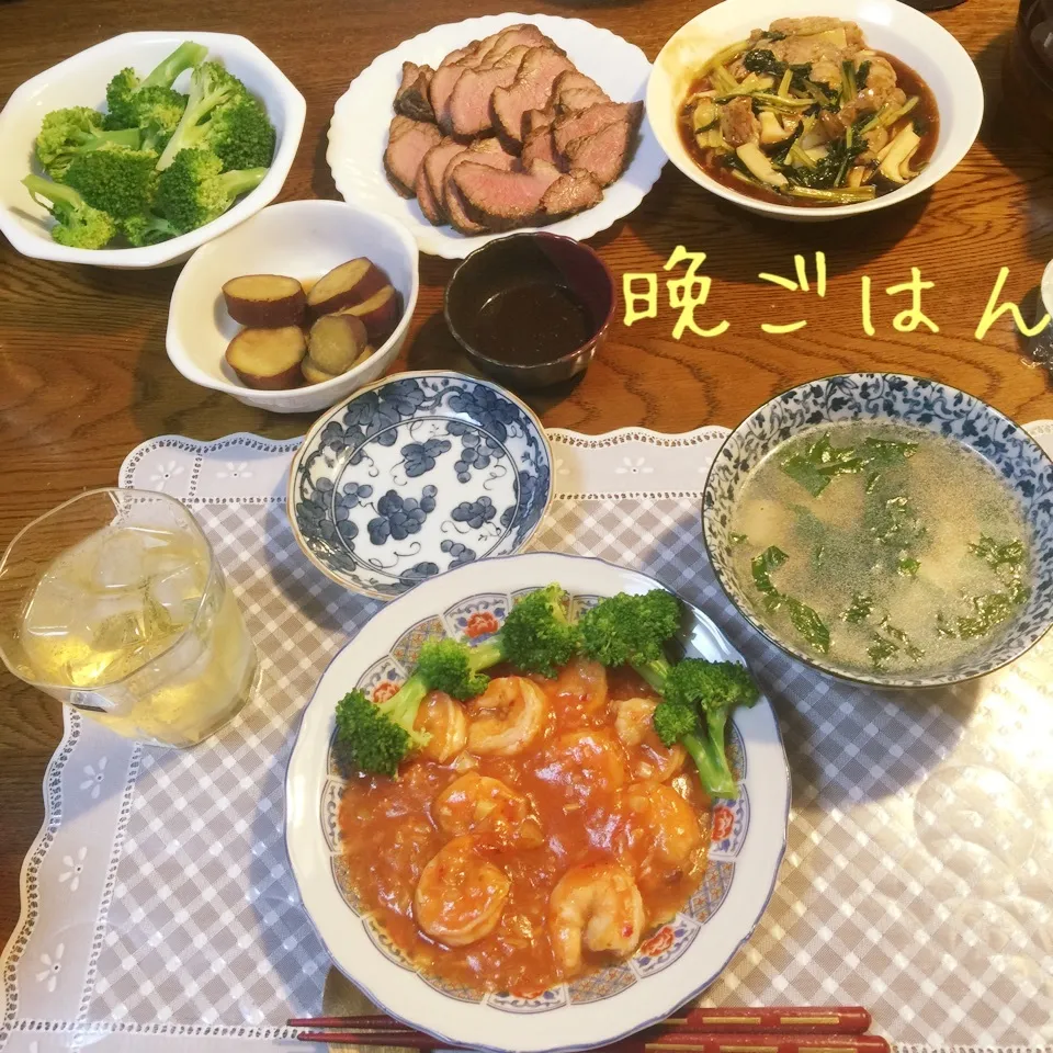 エビチリ、ローストビーフ、豚肉えりんぎ、黒酢炒め、スープ|yakinasuさん