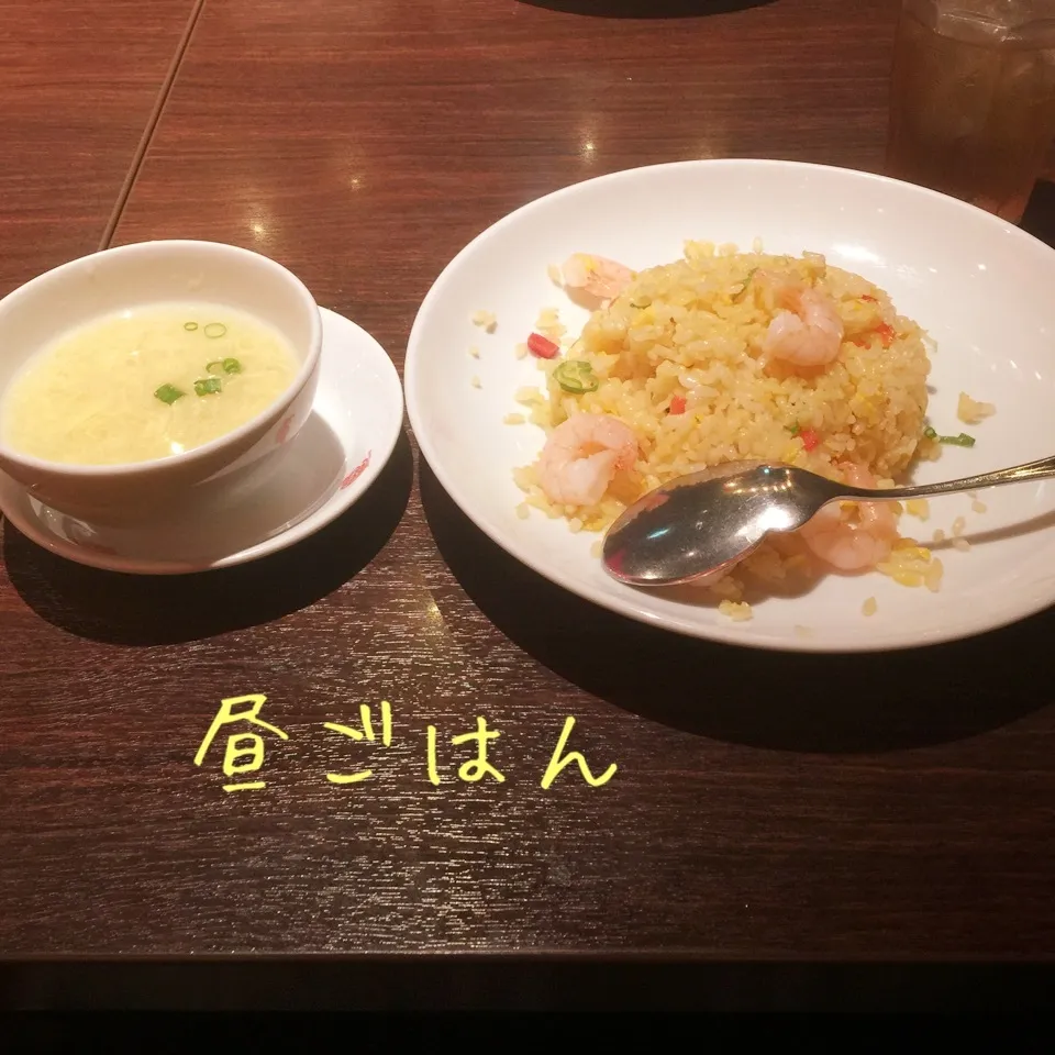 小籠包のお店へ 蟹チャーハンと、スープ、杏仁豆腐|yakinasuさん