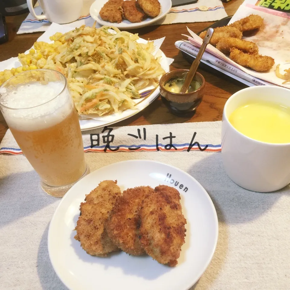 Snapdishの料理写真:ヒレカツ、トウモロコシかき揚げ、玉ねぎかき揚げ、コーンスープ|yakinasuさん