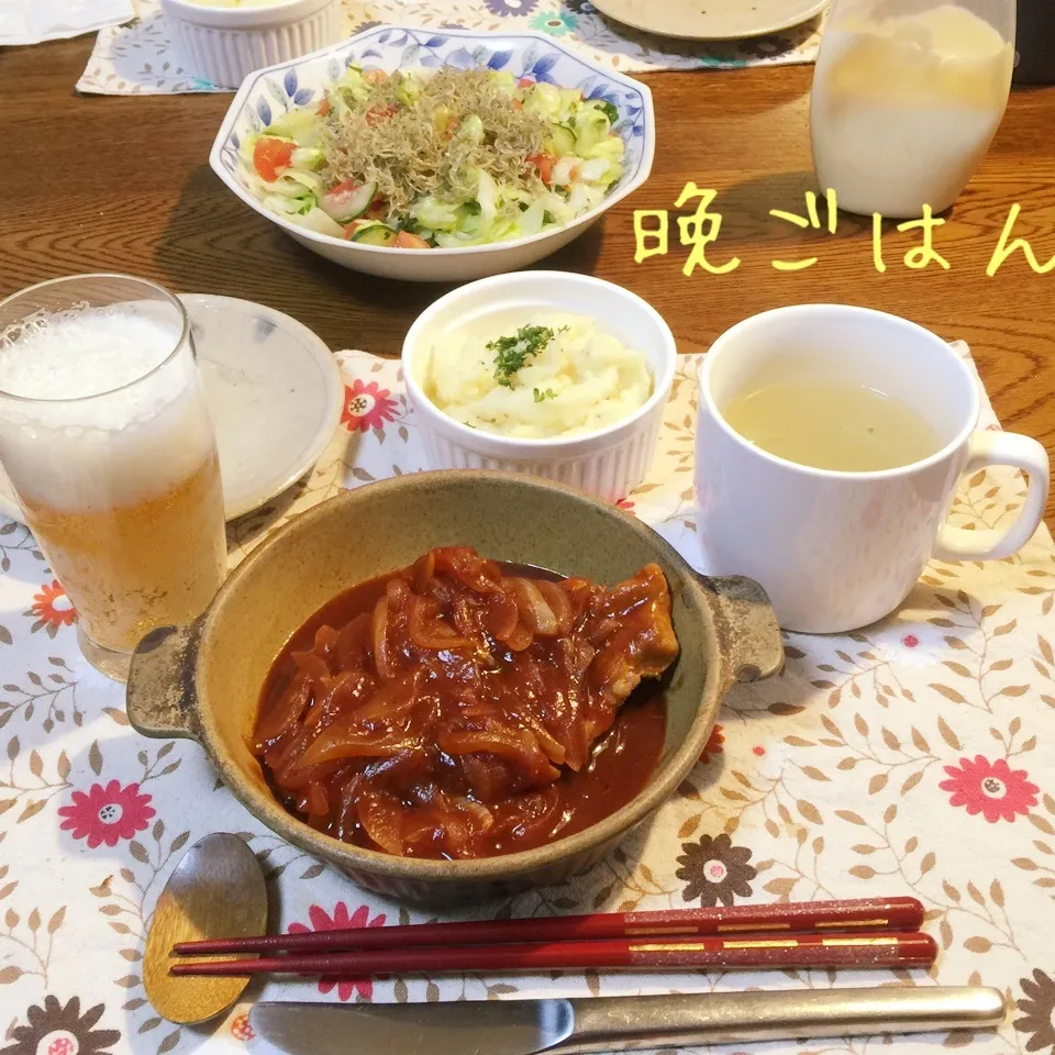 Snapdishの料理写真:ポークチャップ、クリームポテト、サラダ、スープ、ビール♪|yakinasuさん