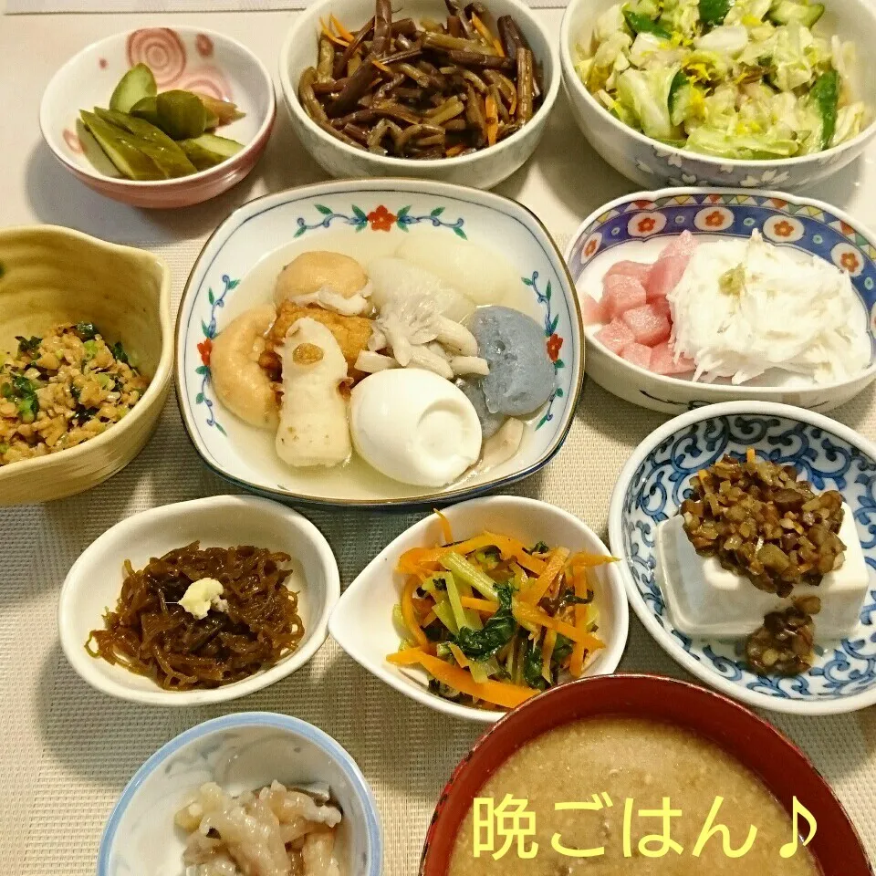 Snapdishの料理写真:今日の晩ごはん(マグロのやまかけと…)|oomugiさん