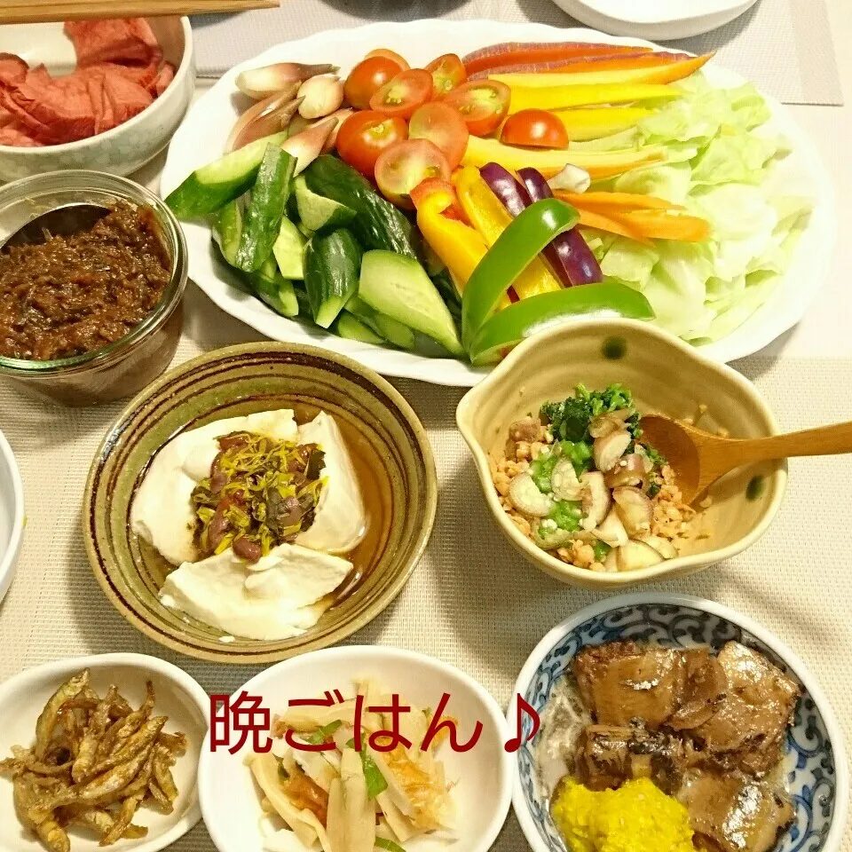 Snapdishの料理写真:今日の晩ごはん(サンマの甘露煮と…)|oomugiさん