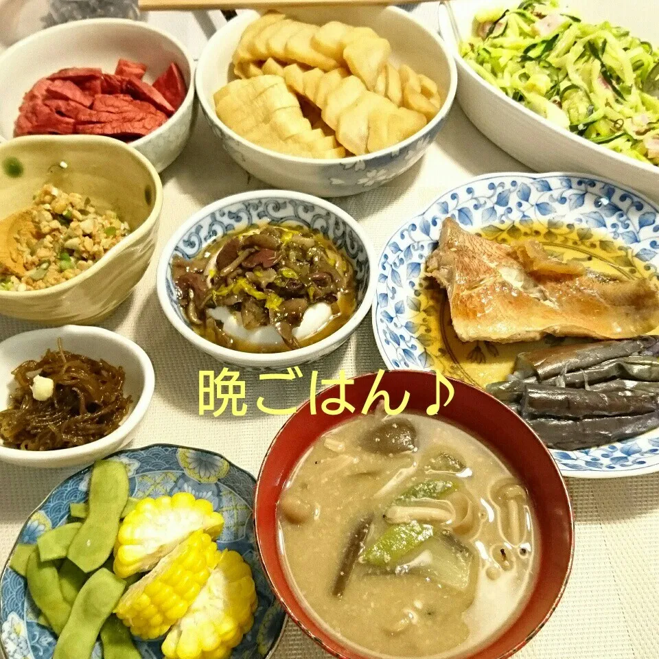 Snapdishの料理写真:今日の晩ごはん(赤魚の煮つけと…)|oomugiさん