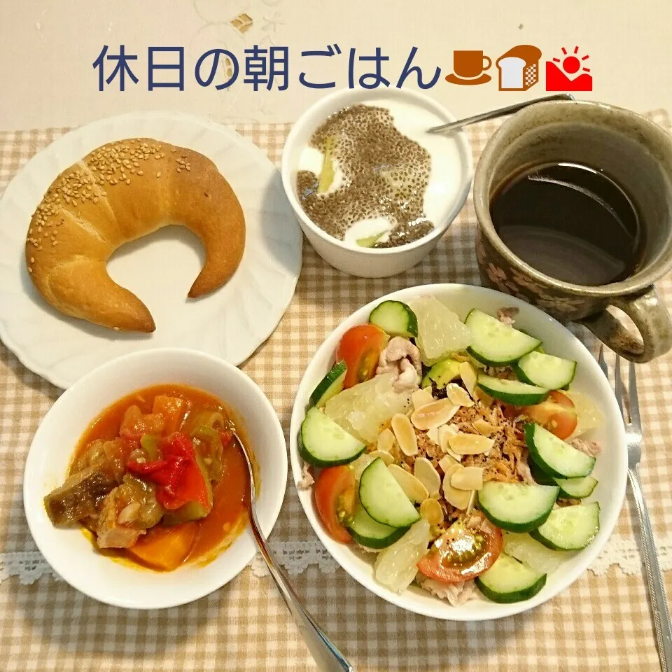 休日の朝ごはん☕🍞🌄|oomugiさん