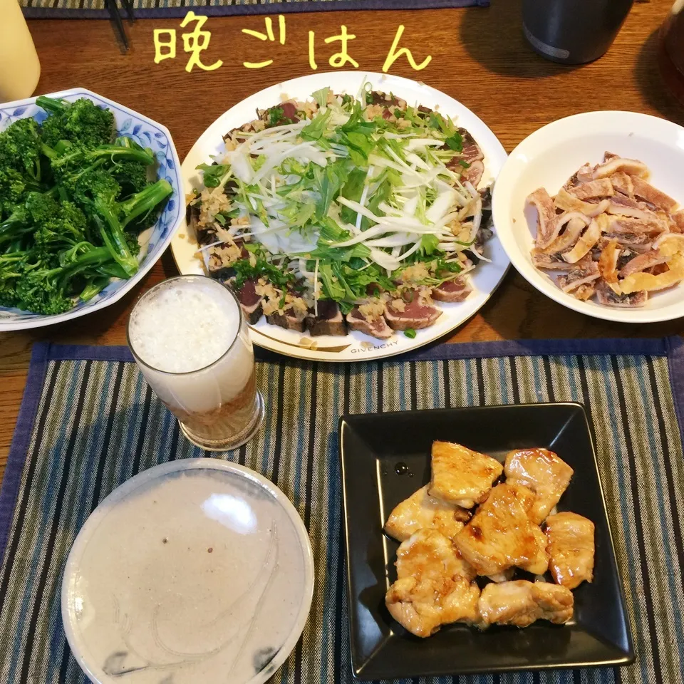 鶏胸肉鍬焼き、鰹たたき、ブロッコリー、イカ姿焼き、ビール|yakinasuさん