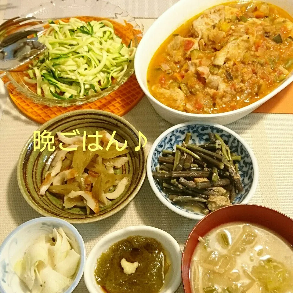 今日の晩ごはん(鶏モモ肉のラタトゥイユ煮込みと…)|oomugiさん