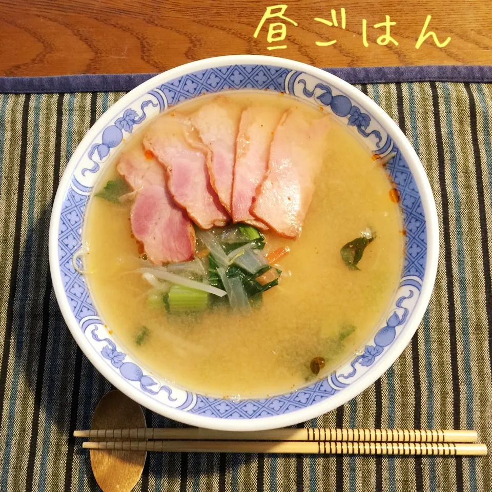 Snapdishの料理写真:味噌ラーメン|yakinasuさん