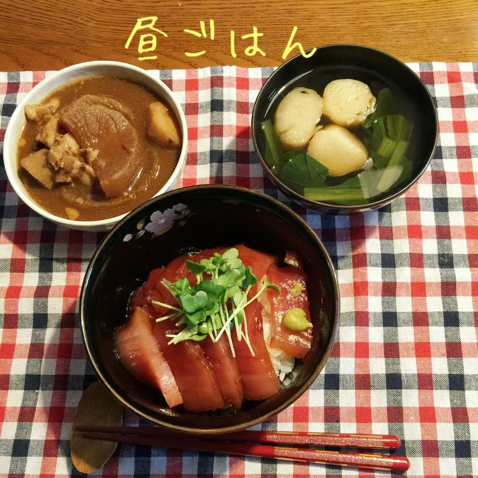 鮪漬け丼、お吸物、大根と里芋味噌煮|yakinasuさん