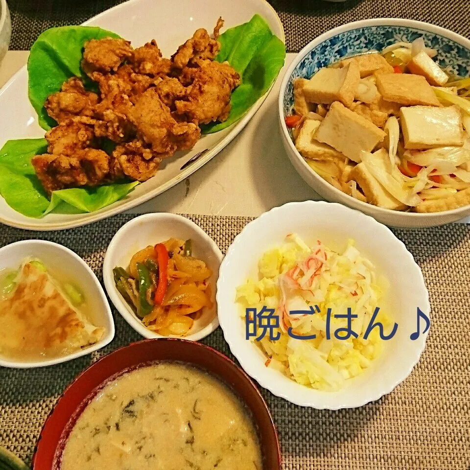 Snapdishの料理写真:今日の晩ごはん(鶏モモ肉の唐揚げと…)|oomugiさん