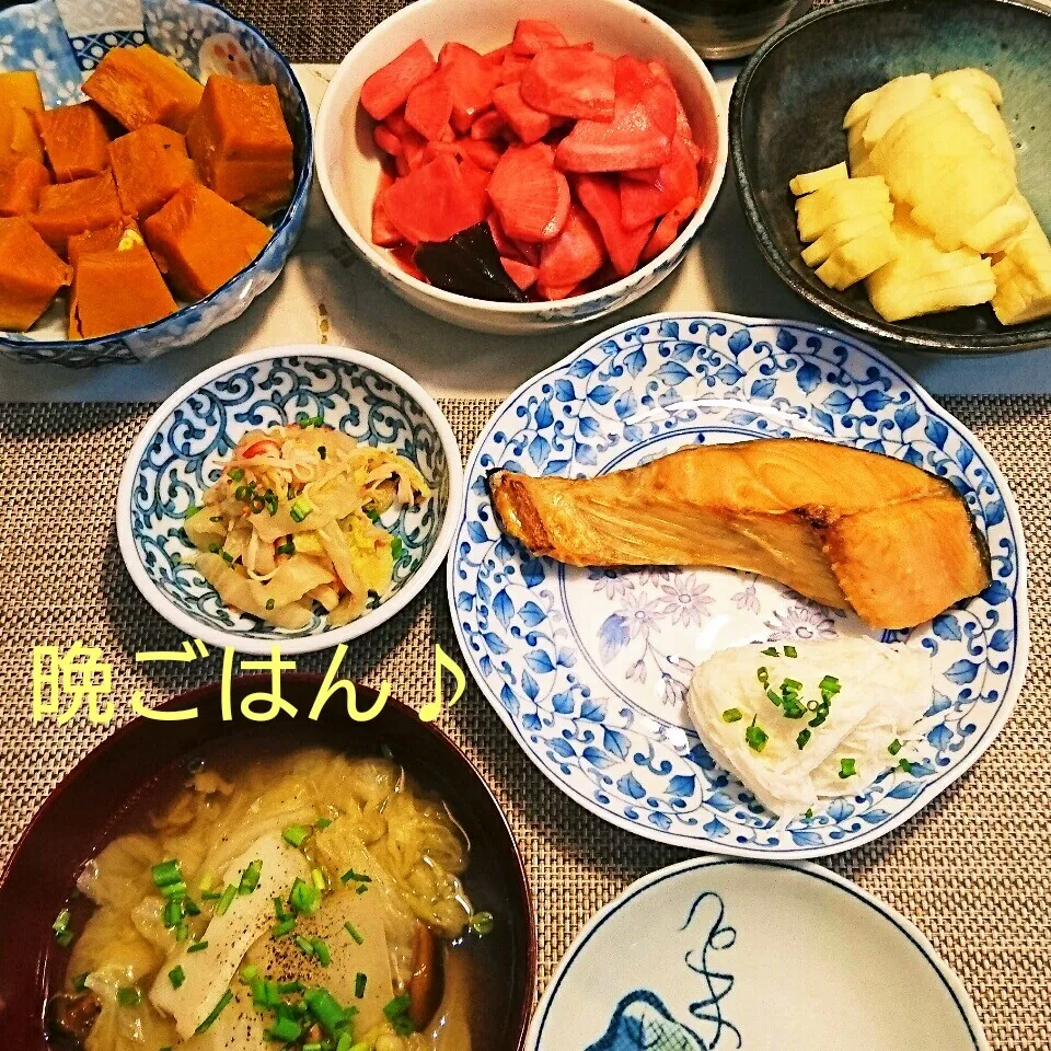 Snapdishの料理写真:今日の晩ごはん(焼き鮭と…)|oomugiさん