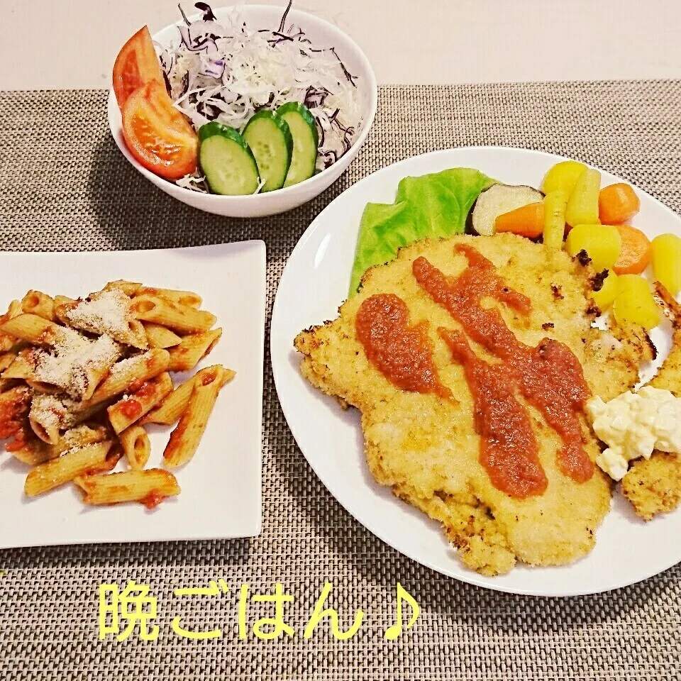 Snapdishの料理写真:今日の晩ごはん(わらじチキンカツと…)|oomugiさん