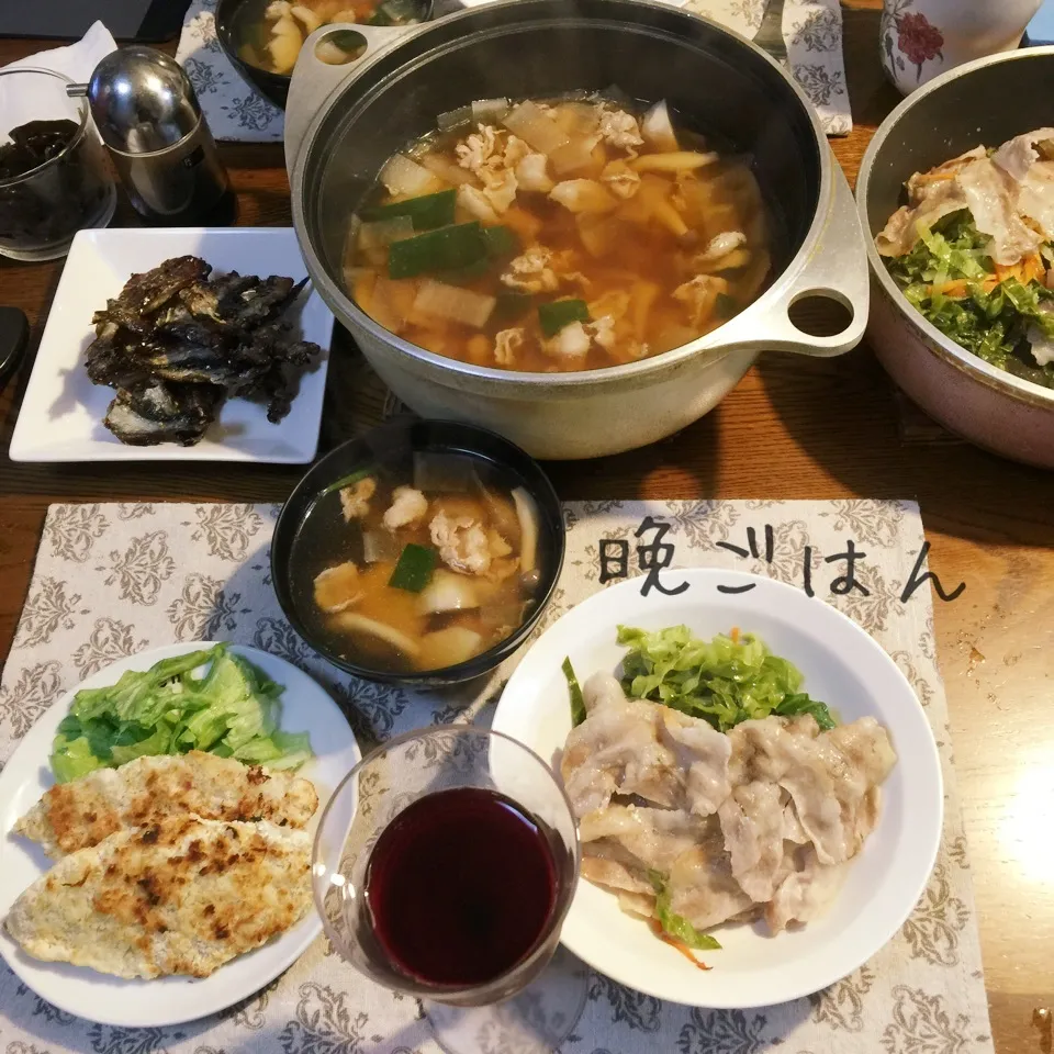 Snapdishの料理写真:蒸し豚キャベツ、白身フライ、けんちん汁、焼き味醂シシャモ|yakinasuさん