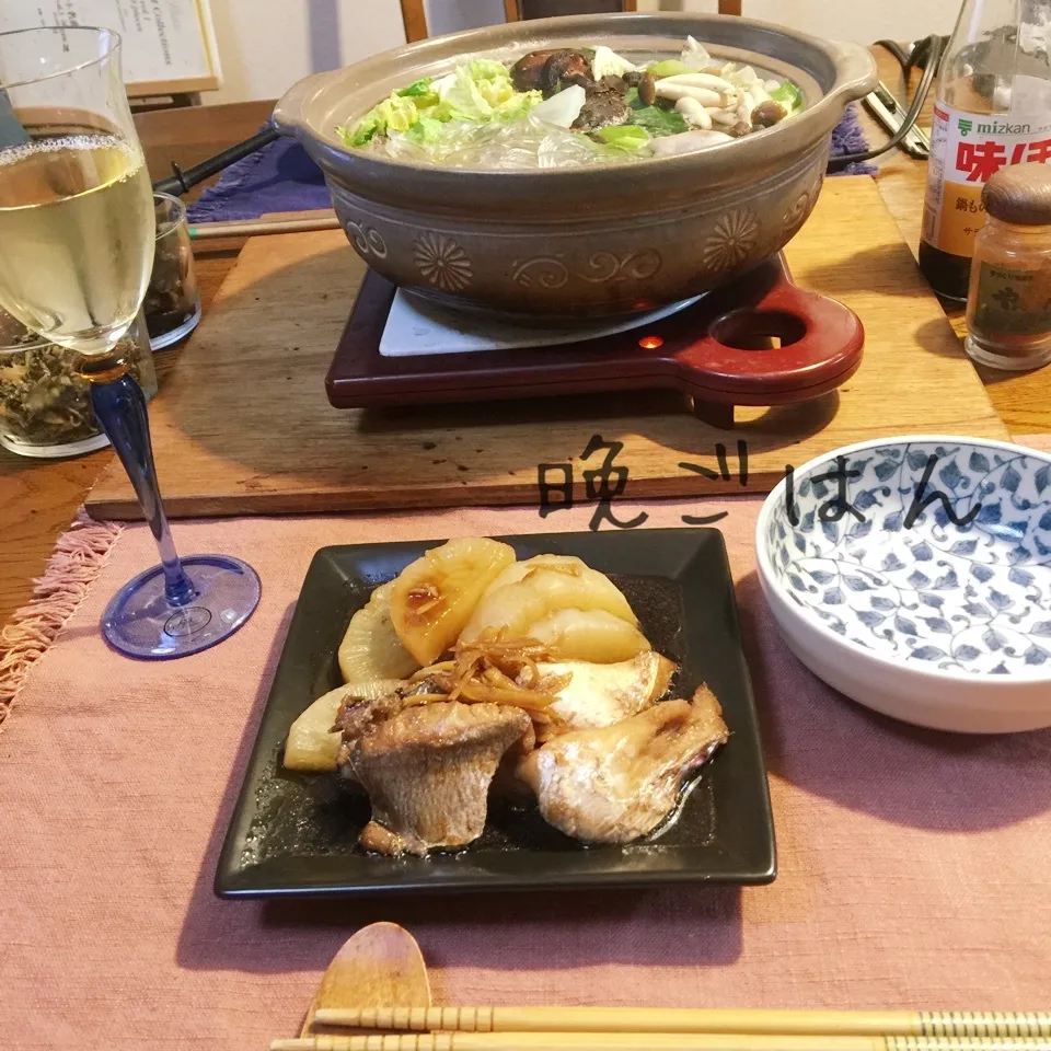 Snapdishの料理写真:鯛チリ鍋、鯛のアラと大根の煮付け、常備菜、ワイン|yakinasuさん