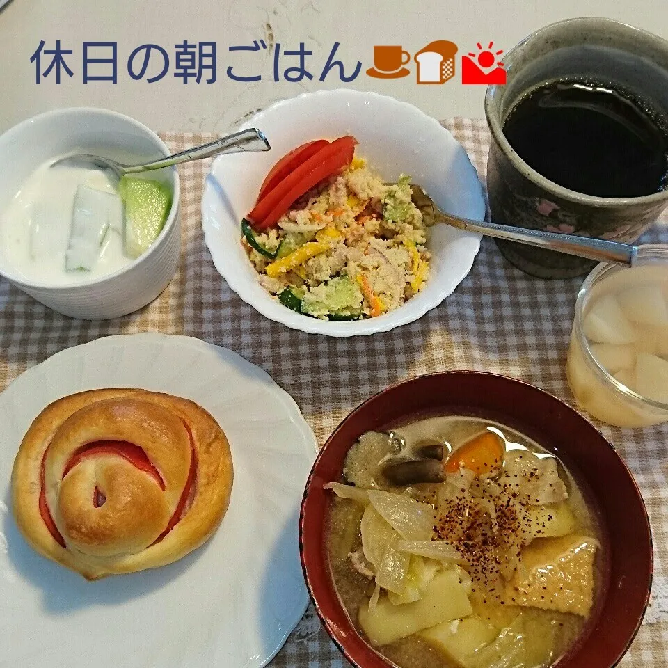 休日の朝ごはん☕🍞🌄|oomugiさん