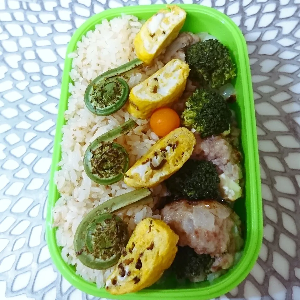 Snapdishの料理写真:☆中学男子弁当: 23Apr2015|momomotototokokokoさん