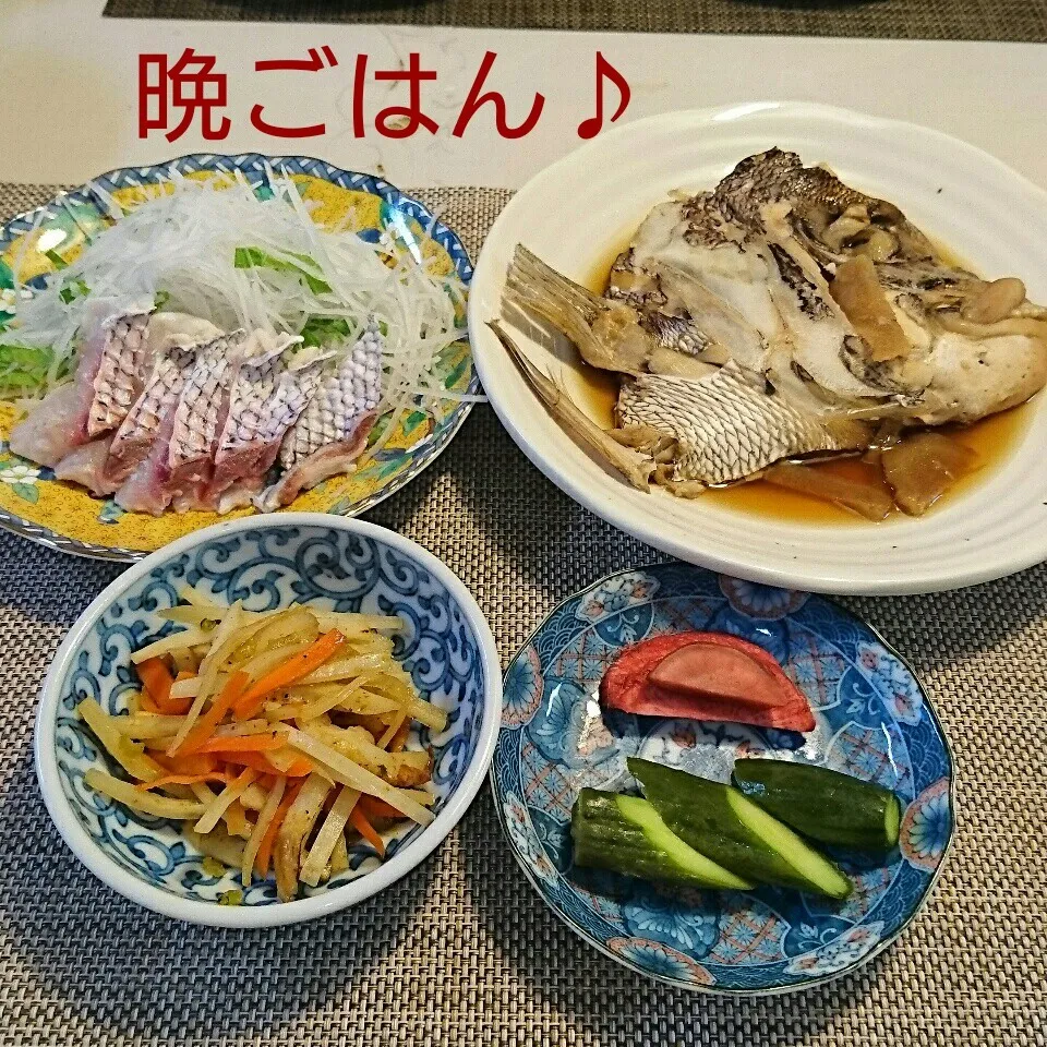 Snapdishの料理写真:今日の晩ごはん(鯛のかぶと煮と刺身♪)|oomugiさん