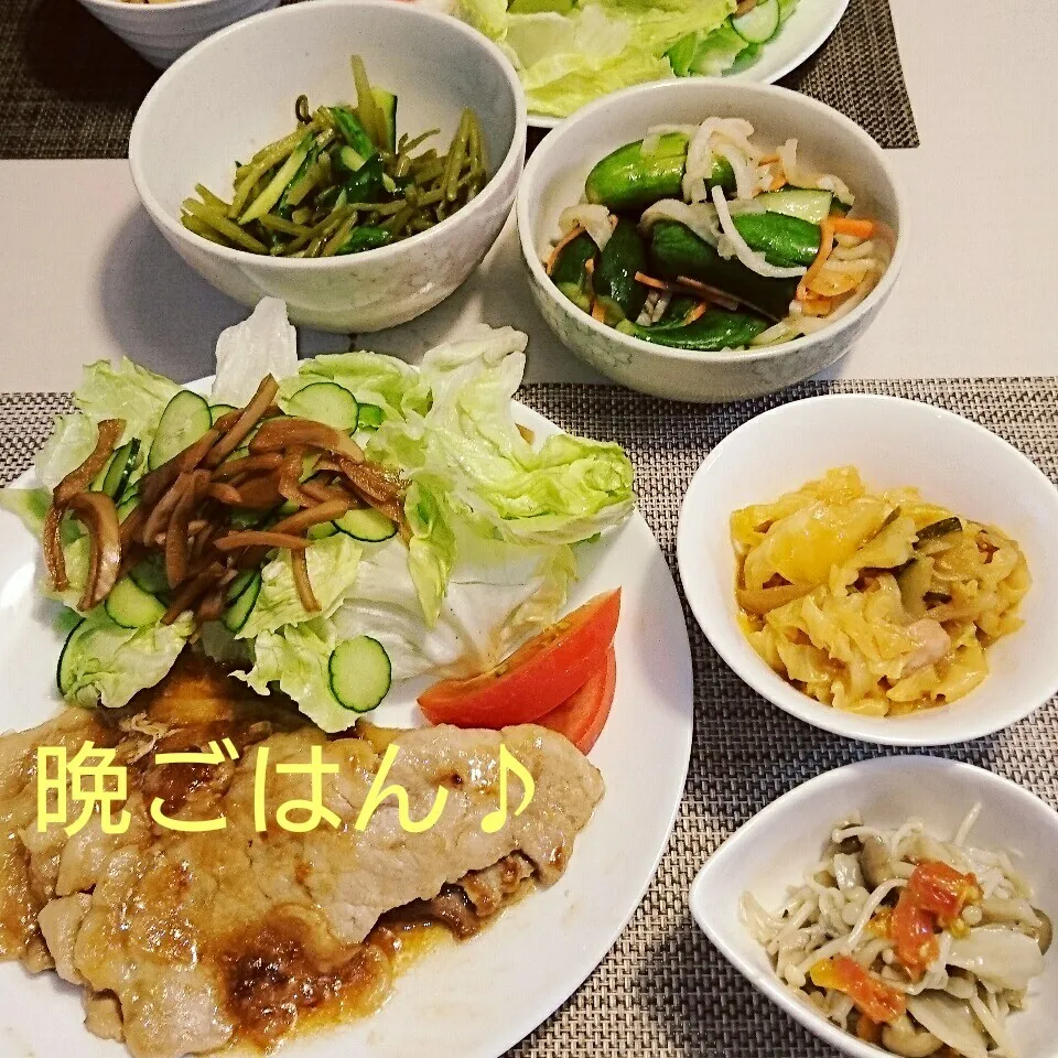 Snapdishの料理写真:今日の晩ごはん(豚ロースのしょうが焼きと…)|oomugiさん