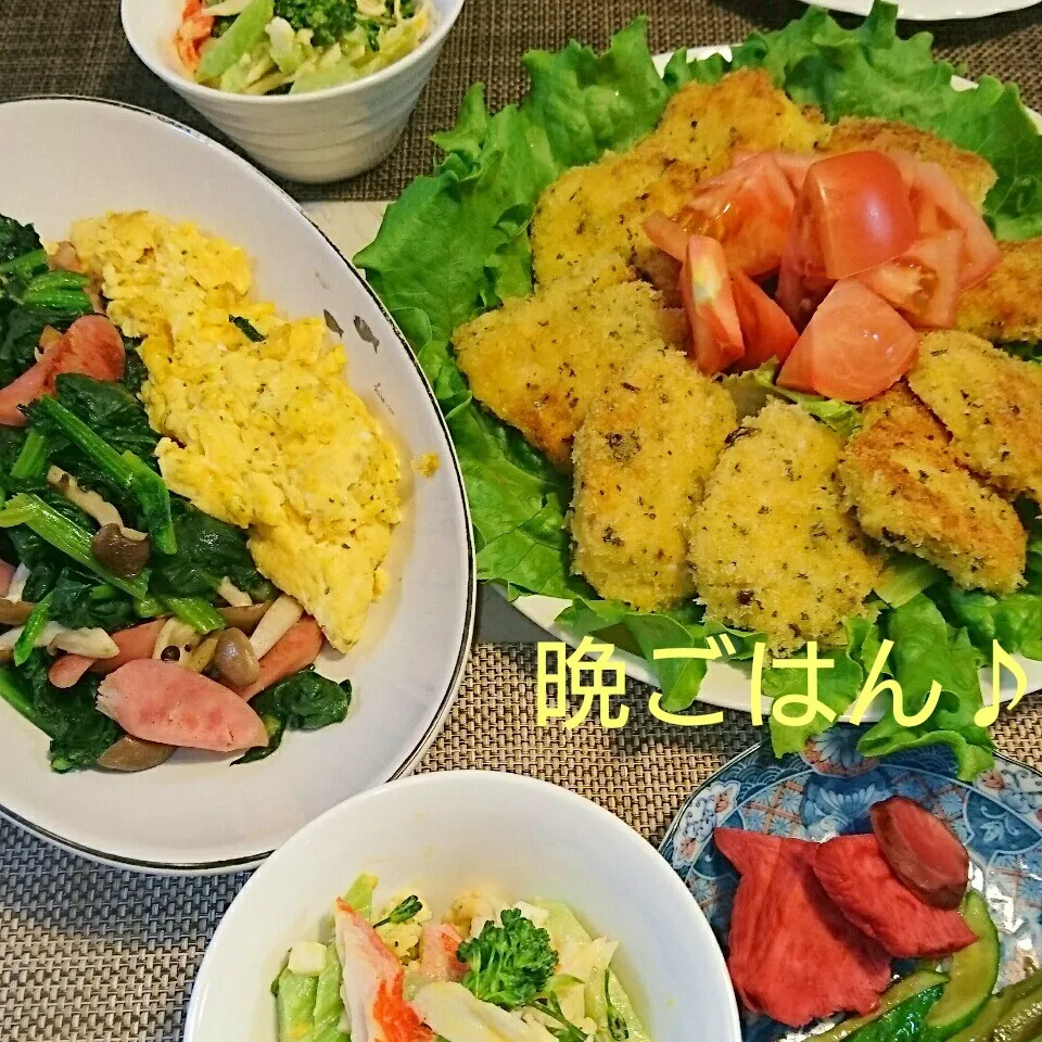 今日の晩ごはん(鶏むね肉の香草パン粉焼きと…)|oomugiさん