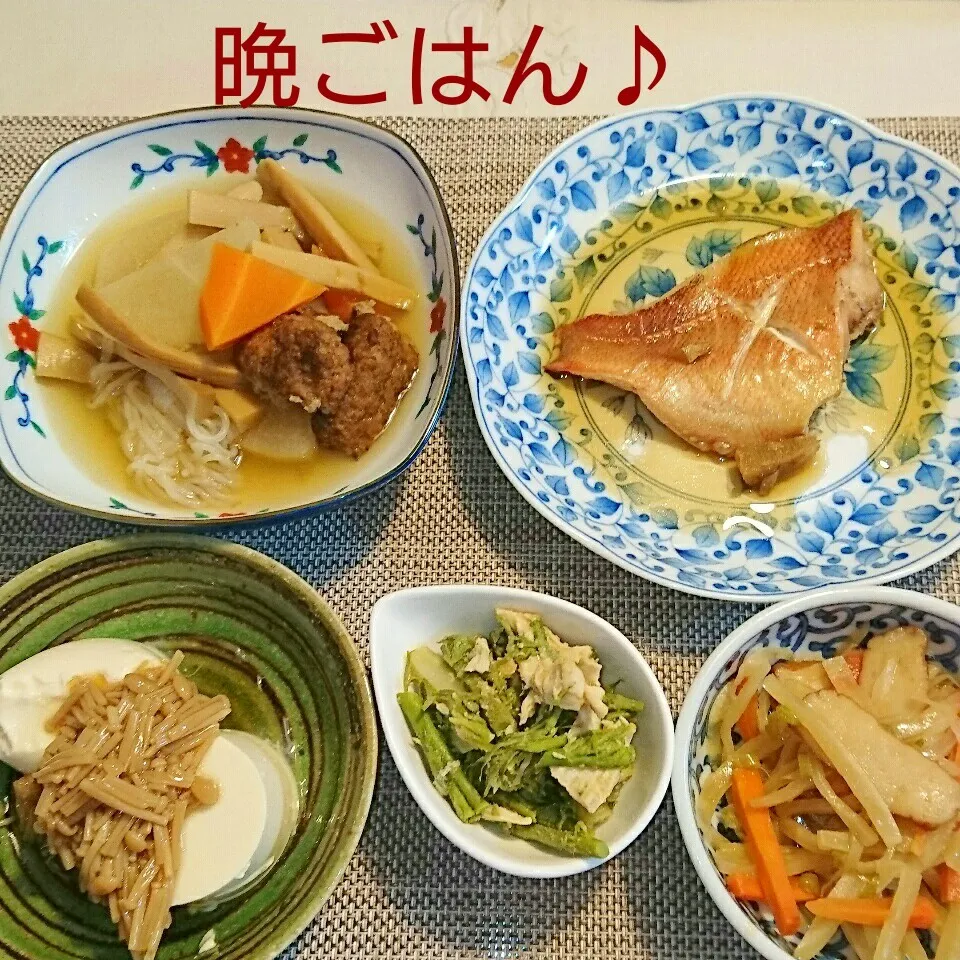 Snapdishの料理写真:今日の晩ごはん(赤魚の煮つけと…)|oomugiさん