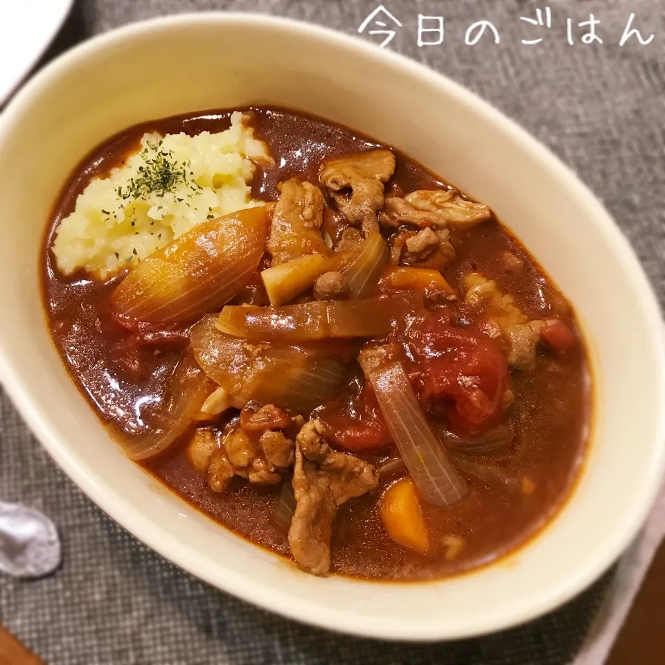 トマト缶とデミ缶でポークシチュー♪|さちさん