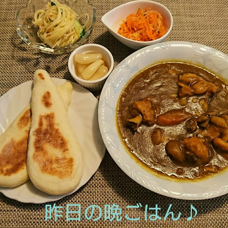 Snapdishの料理写真:昨日の晩ごはん(チキンカレーと…)|oomugiさん