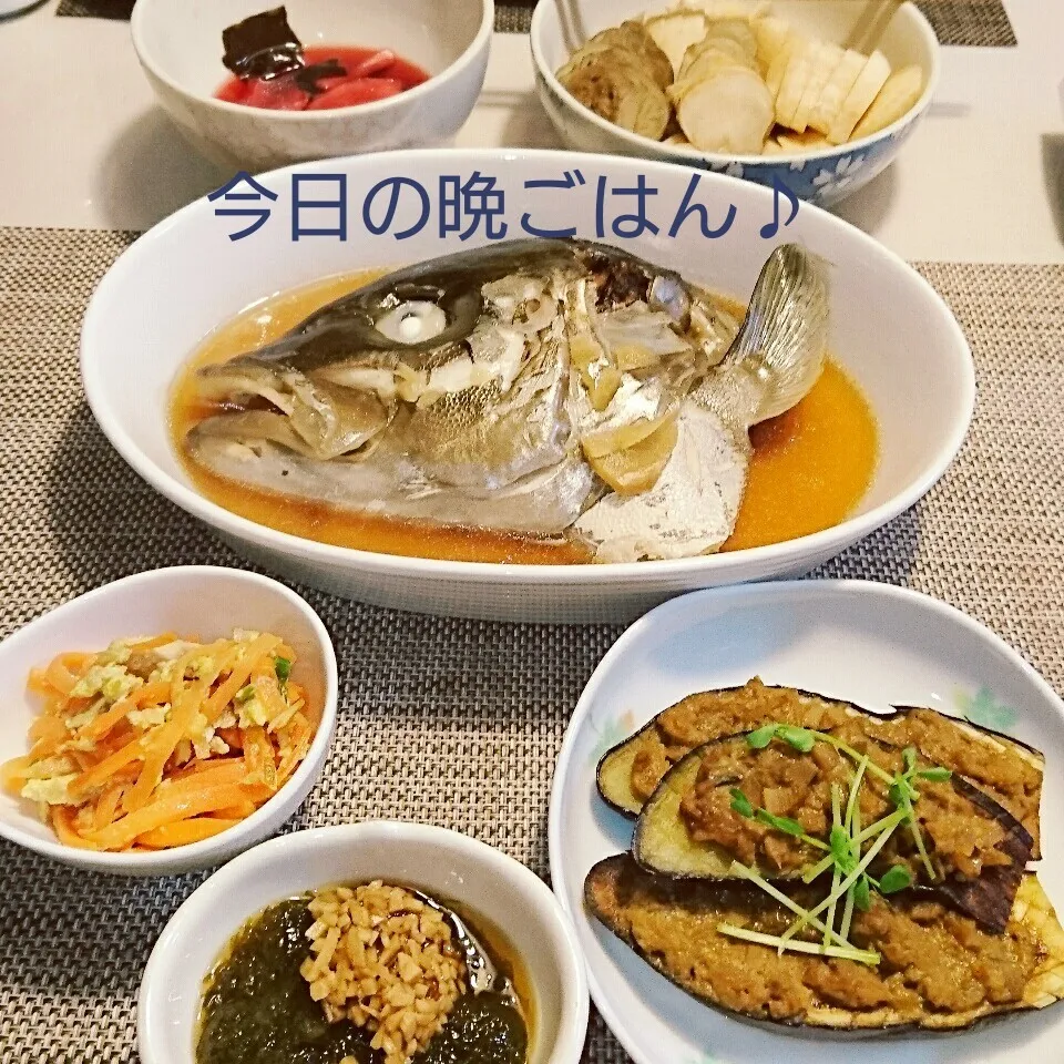 Snapdishの料理写真:今日の晩ごはん(カンパチのデカ頭煮(笑)と…)|oomugiさん