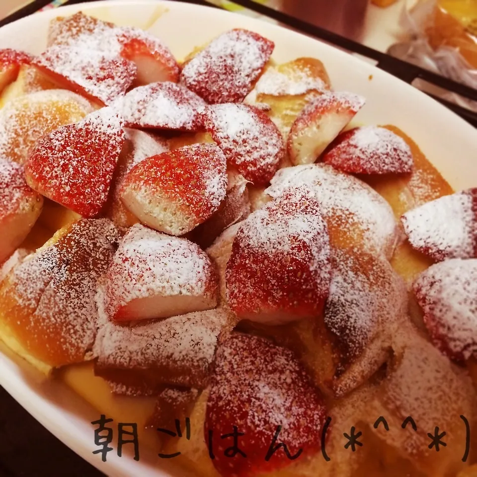 Snapdishの料理写真:イチゴ入りパンプティング♡|ぐらちんだよ（gurarinco)さん