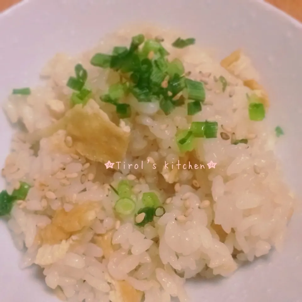 Snapdishの料理写真:油揚げと生姜の炊き込みご飯|tomomiさん