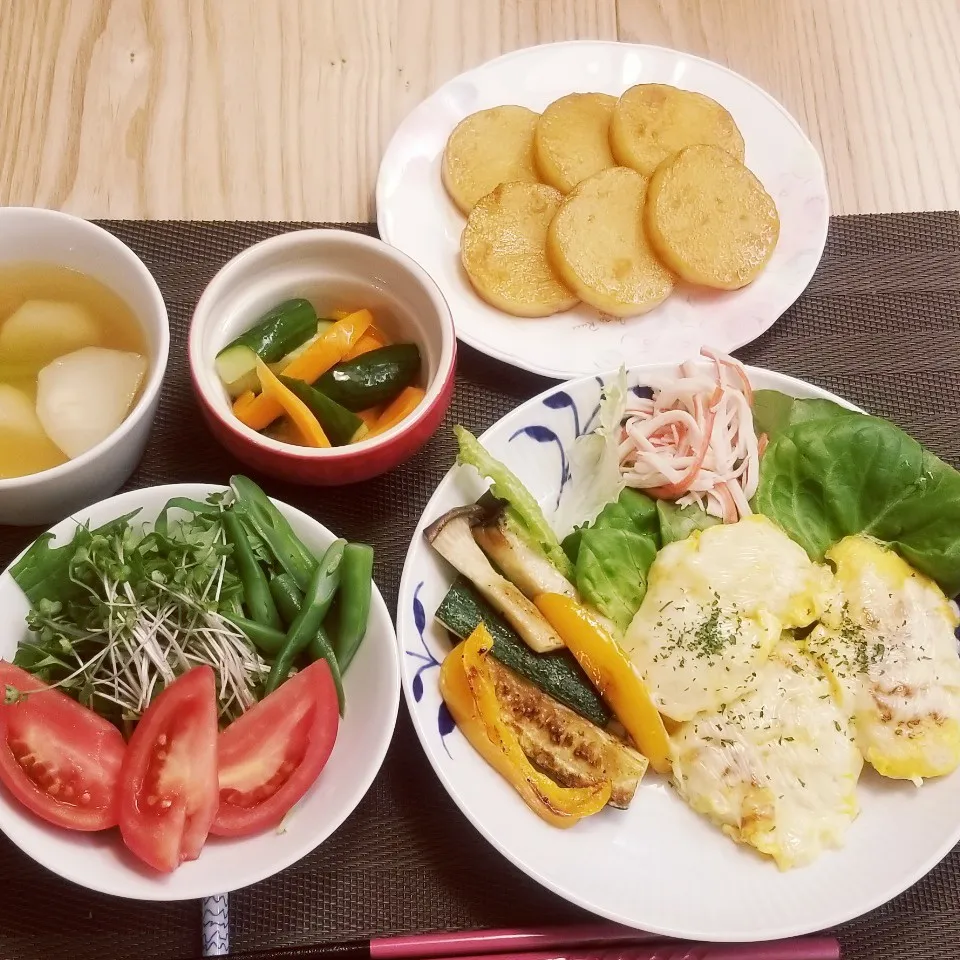 Snapdishの料理写真:鳥むね肉のチーズピカタ&サラダ|Yuk@さん