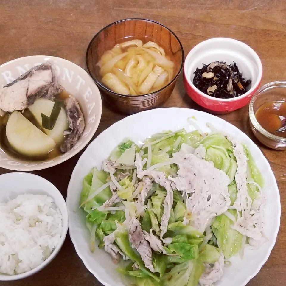 豚肉とモヤシとキャベツの蒸し焼き|Yuk@さん