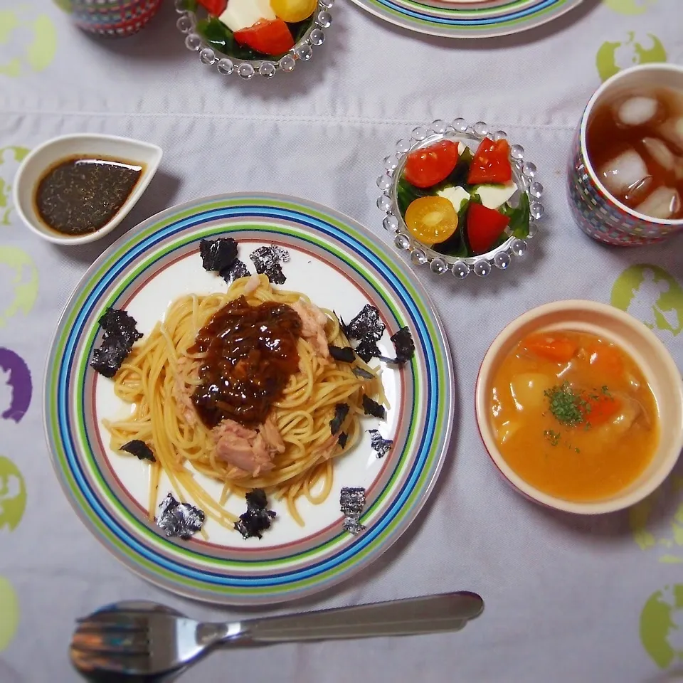 和風パスタかぶ入りトマトクリームシチュー豆腐わかめサラダ|☆KUMIKO☆さん