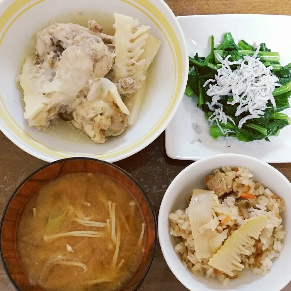 鶏手羽元と筍と新玉ねぎの白だし煮|Yuk@さん