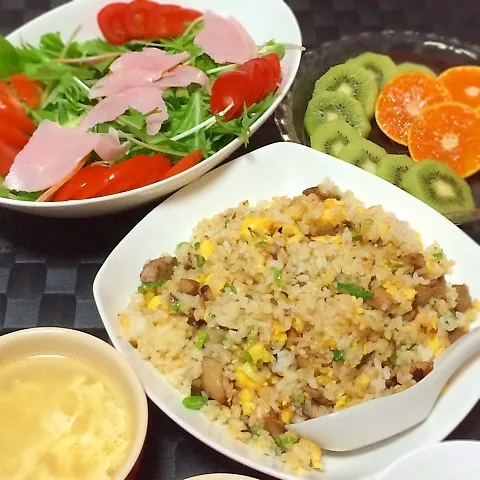 Snapdishの料理写真:today's dinner 炒飯・中華スープ|☆KUMIKO☆さん