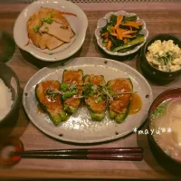 Snapdishの料理写真:ピーマンの肉詰めの晩御飯|しんのすけさん