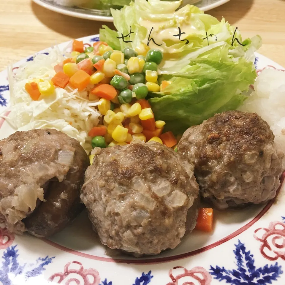 Snapdishの料理写真:特大椎茸の肉詰め‼️大根おろしポン酢で美味かった〜〜。|せんちゃんさん