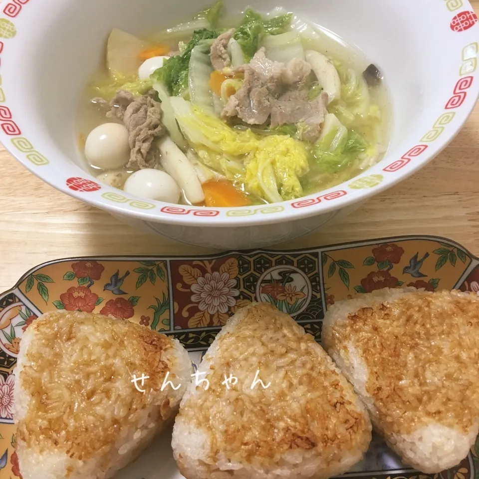 Snapdishの料理写真:八宝菜と焼きおにぎり〜〜(^。^)💖|せんちゃんさん