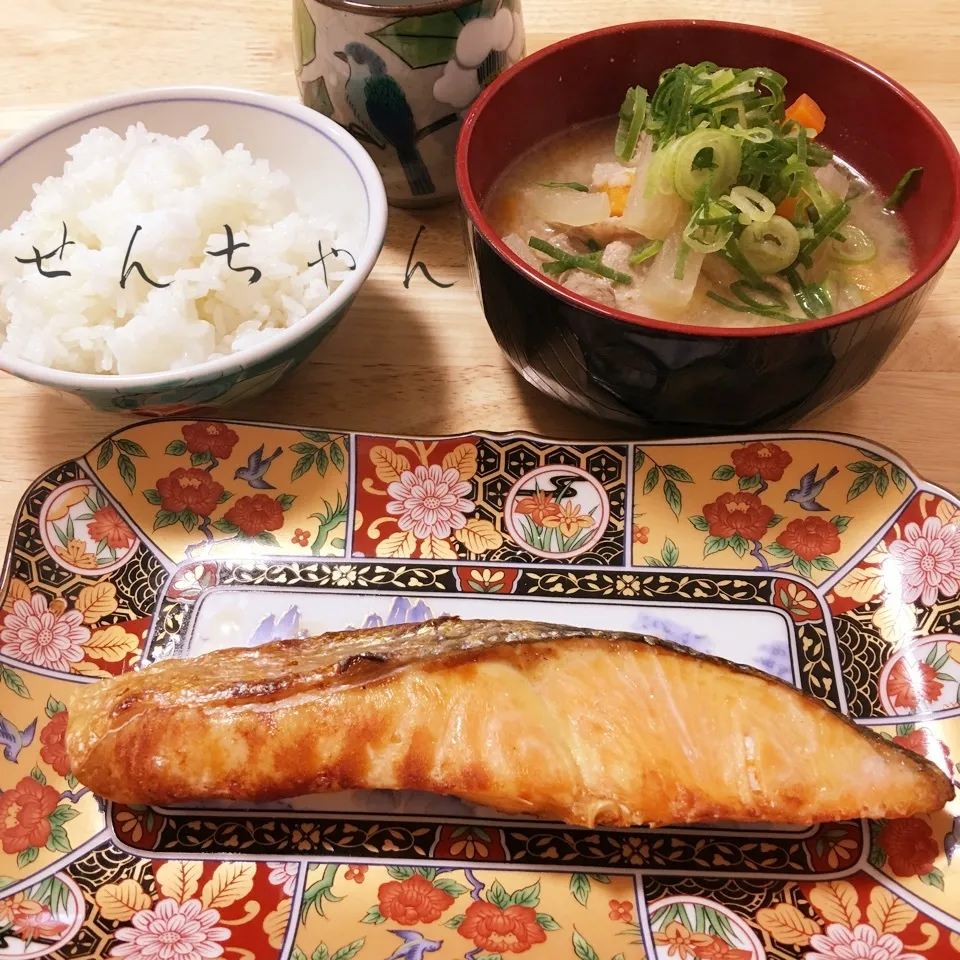 Snapdishの料理写真:銀シャケと豚汁だよ〜〜ん(^。^)❣️💗💚|せんちゃんさん