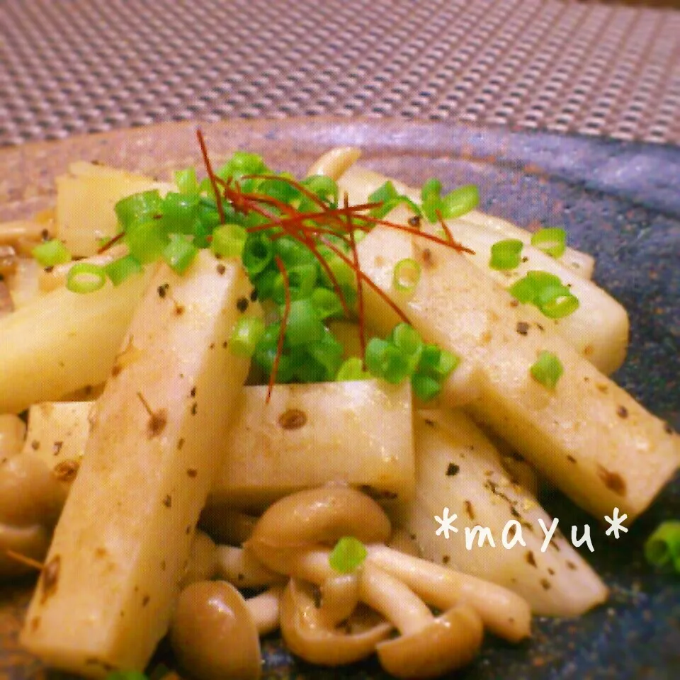 シャキシャキ長芋のバター醤油☆皮のままがおいしいよ♪|しんのすけさん