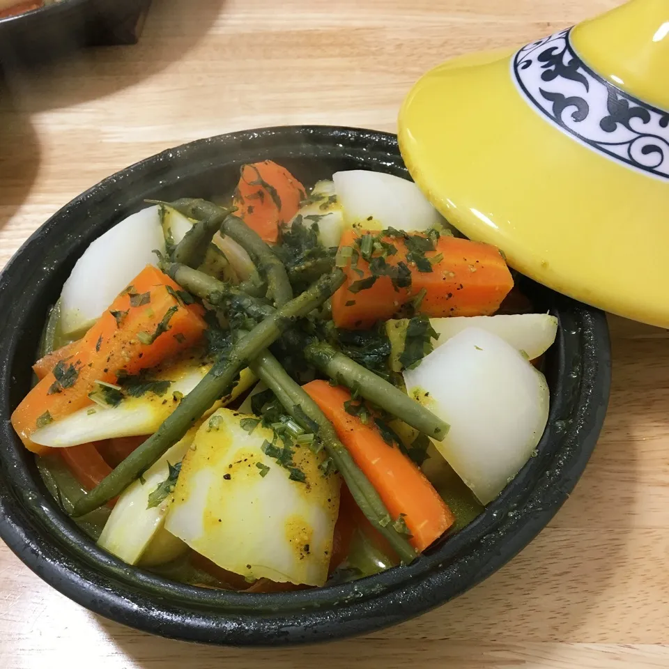 Snapdishの料理写真:野菜たっぷりのタジン鍋‼️ご飯と合わせて700kcal|せんちゃんさん