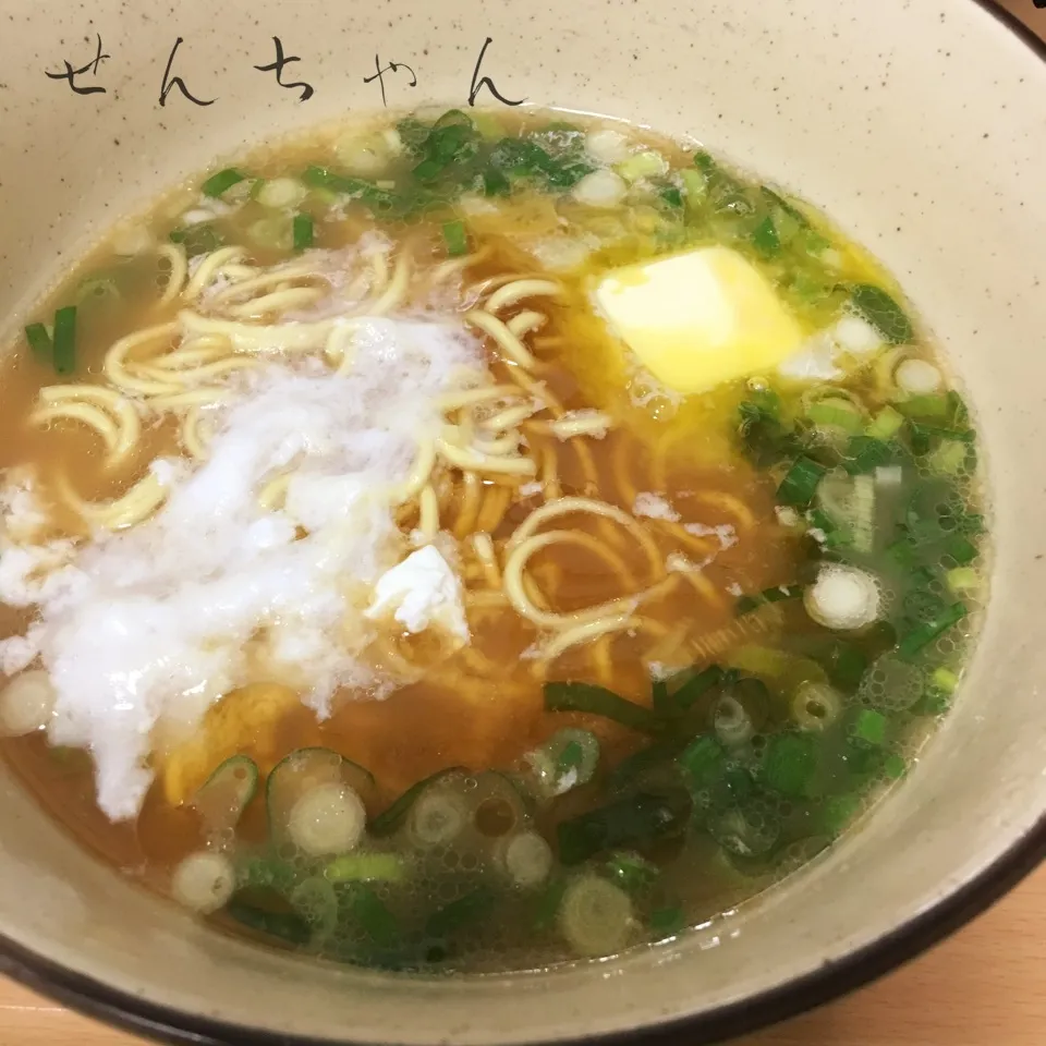 豚骨醤油胡麻油バターらー麺ラ王‼️|せんちゃんさん