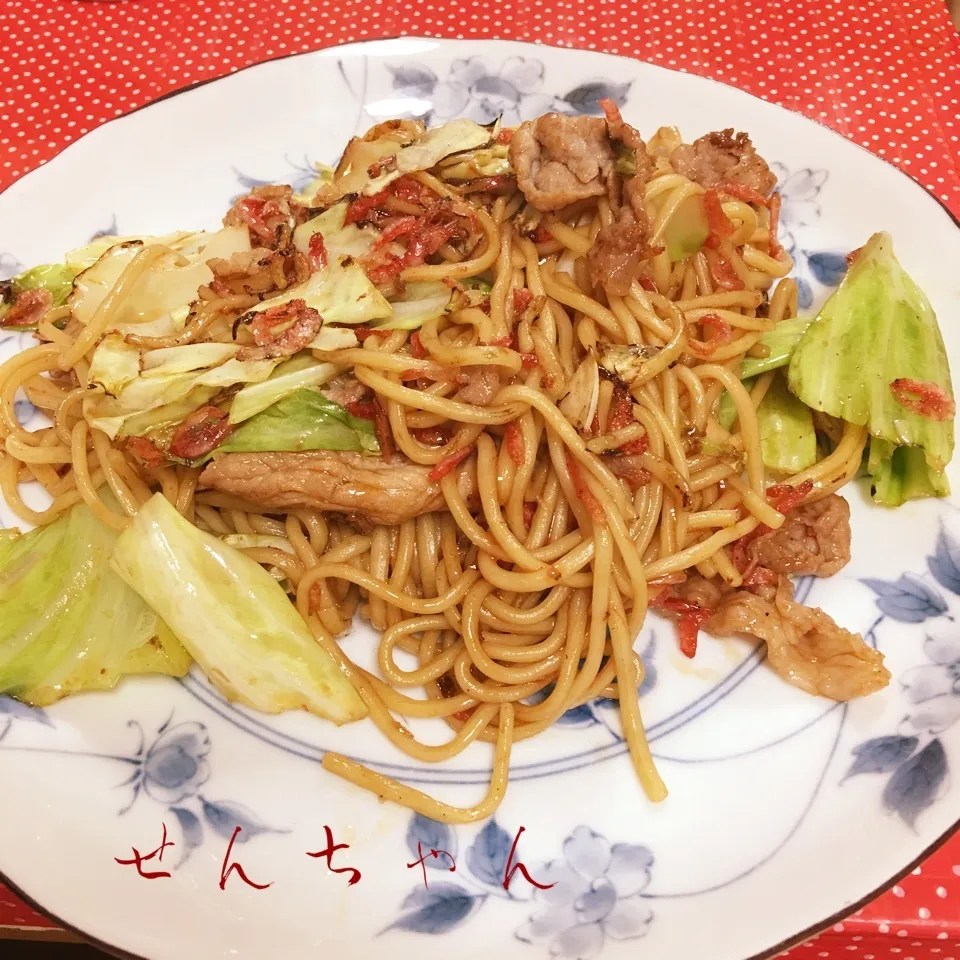 Snapdishの料理写真:海老の香り、ごま油で中華風ソース焼きそば❤️|せんちゃんさん