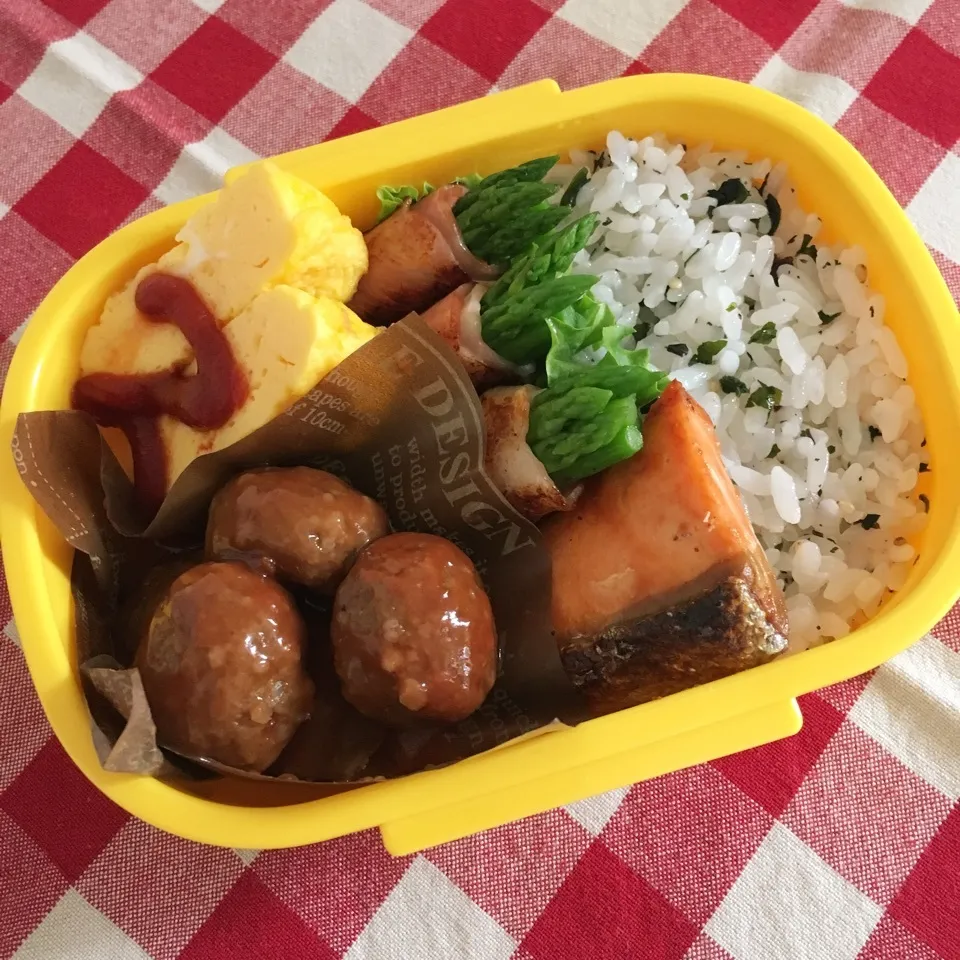 ミートボールとアスパラベーコン巻きのお弁当♡|nanaoさん