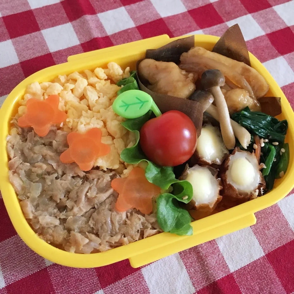 Snapdishの料理写真:ツナと卵のそぼろ弁当♡|nanaoさん